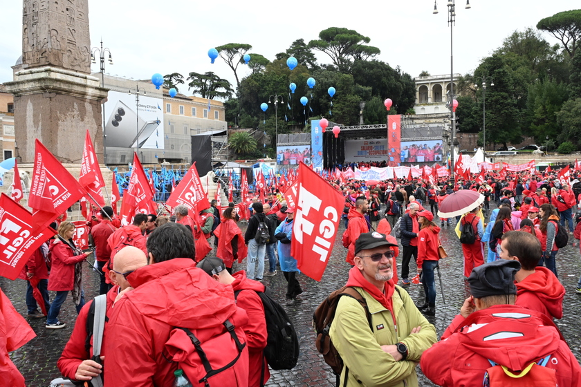 Cgil e Uil in piazza a Roma per i contratti e la sanità