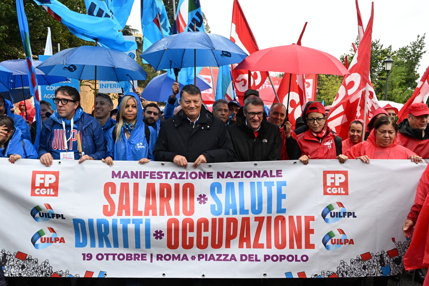 Cgil e Uil in piazza a Roma per i contratti e la sanità