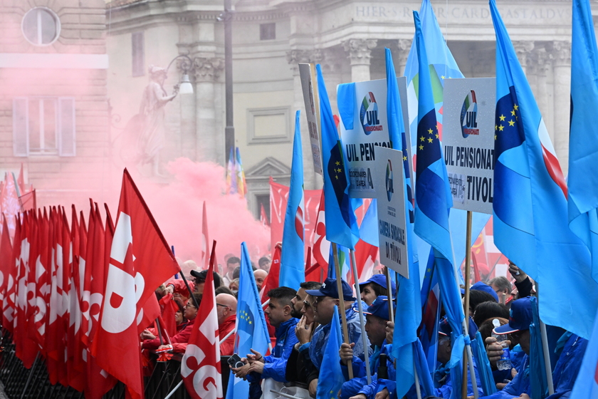 Cgil e Uil in piazza a Roma per i contratti e la sanità