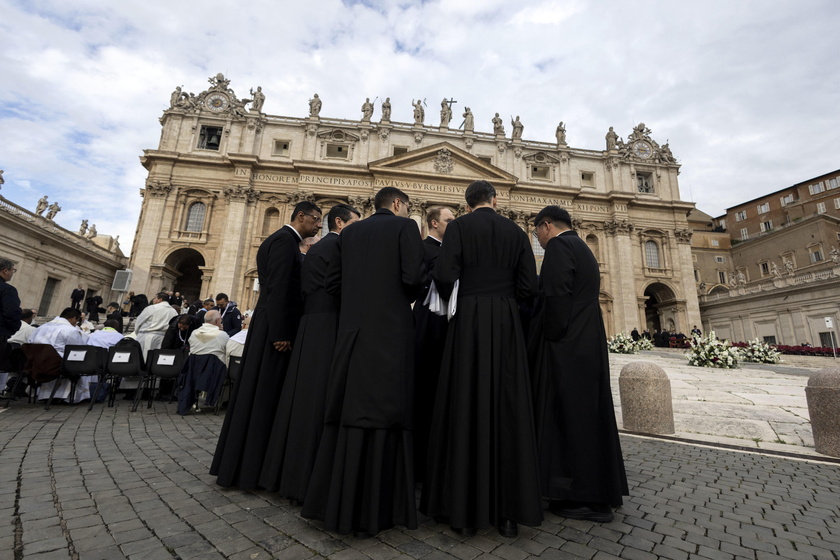 Pope Francis canonizes 'Martyrs of Damascus', three others in the Vatican