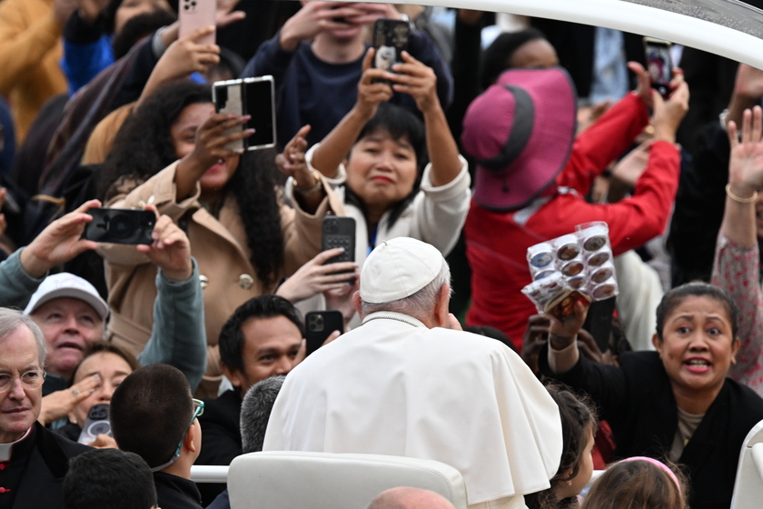 Il Papa, la Palestina sta soffrendo attacchi inumani