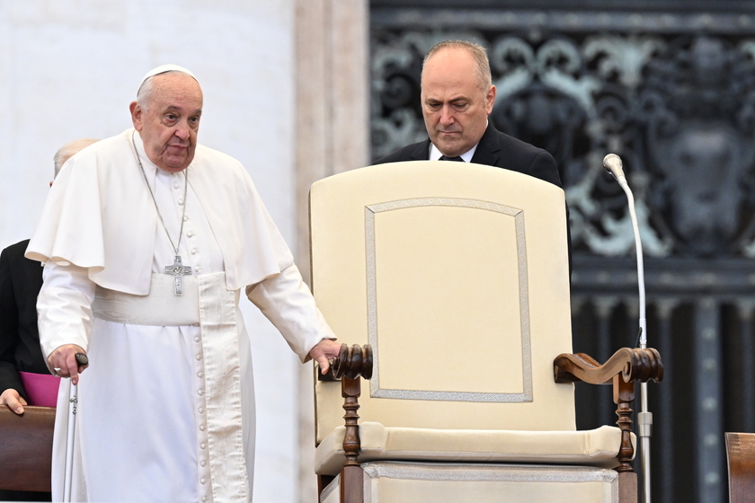 Il Papa, la Palestina sta soffrendo attacchi inumani