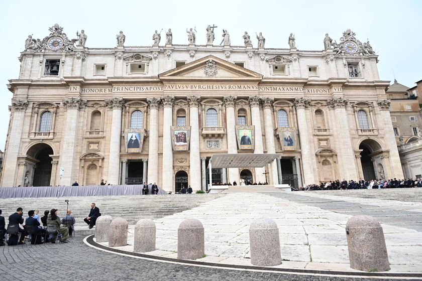 Il Papa, la Palestina sta soffrendo attacchi inumani