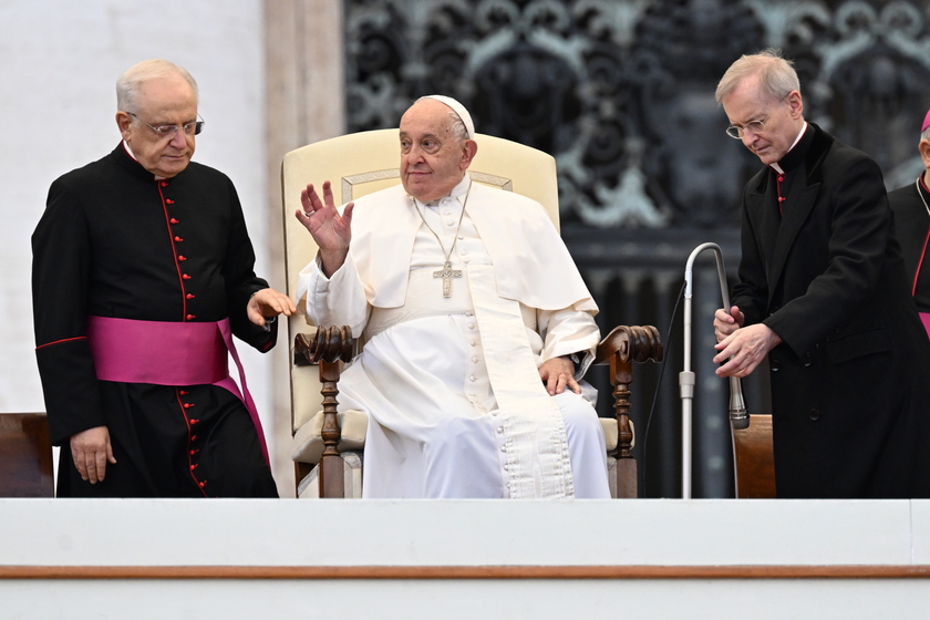 Il Papa, la Palestina sta soffrendo attacchi inumani