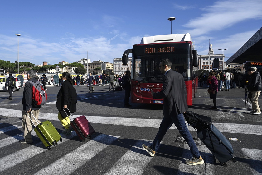 A Roma metro chiuse per sciopero, l'8/11 è stop nazionale