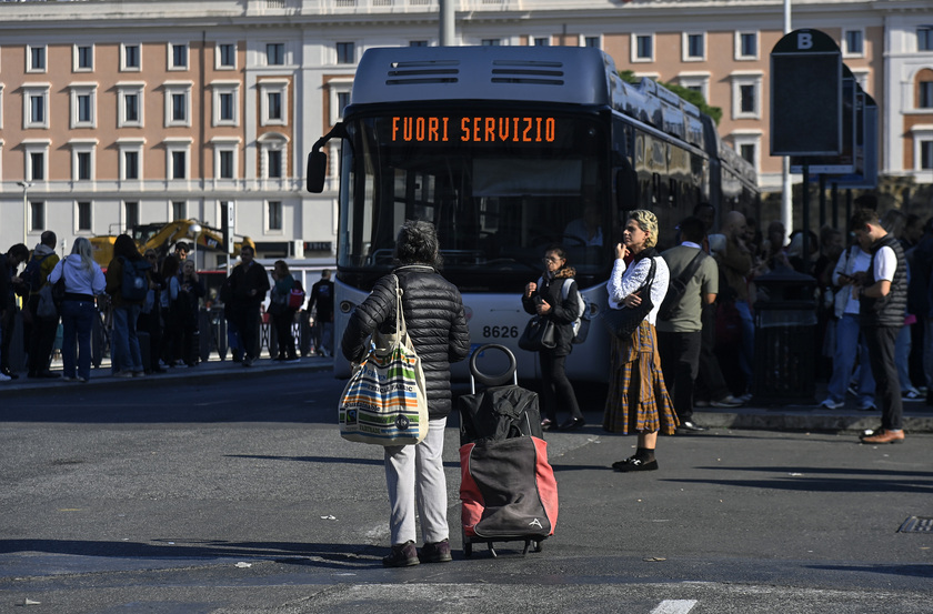 A Roma metro chiuse per sciopero, l'8/11 è stop nazionale