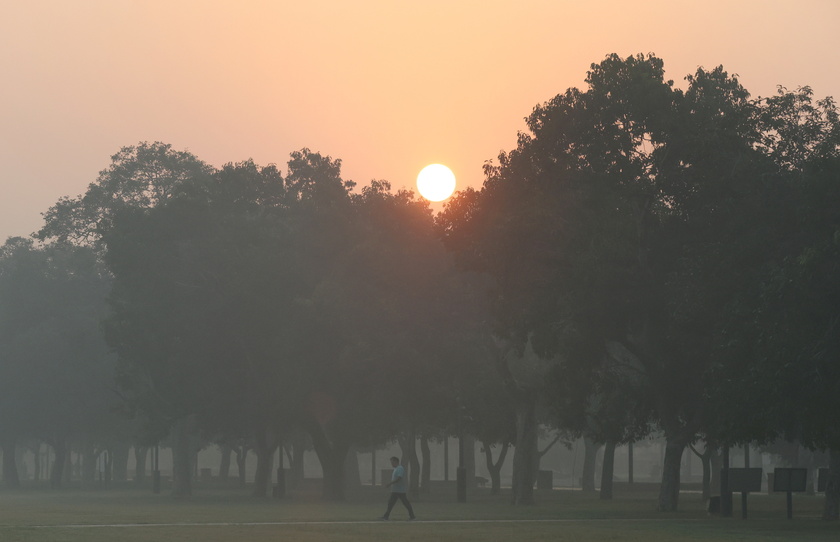 Delhi and national capital region battles severe and very poor air quality in New Delhi