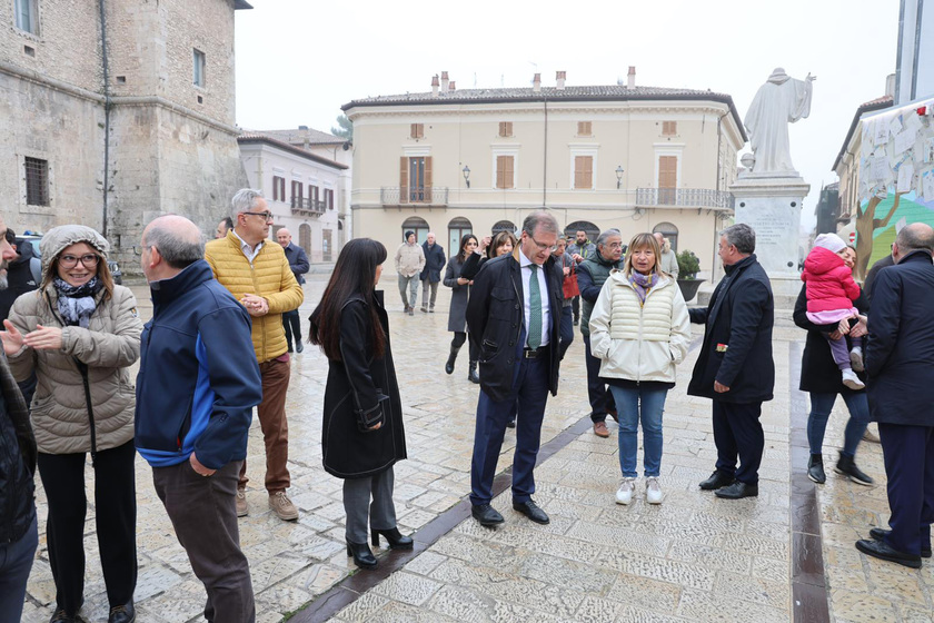 Preghiera in piazza per l'anniversario del sisma di Norcia