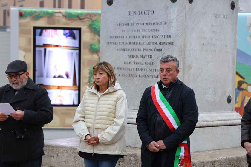 Preghiera in piazza per l'anniversario del sisma di Norcia