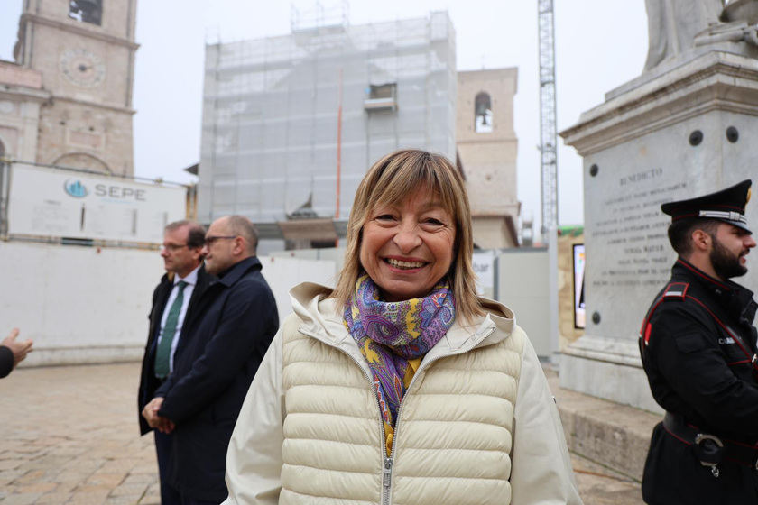 Preghiera in piazza per l'anniversario del sisma di Norcia