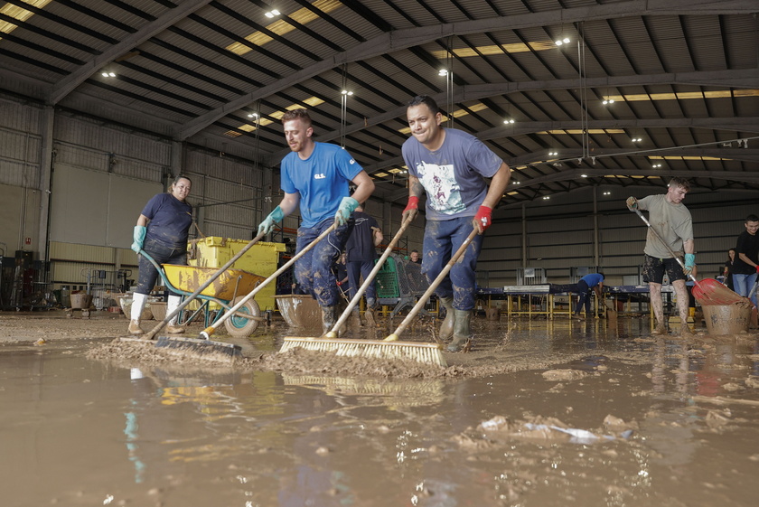 Aftermath of deadly floods in Spain as toll surpasses 150