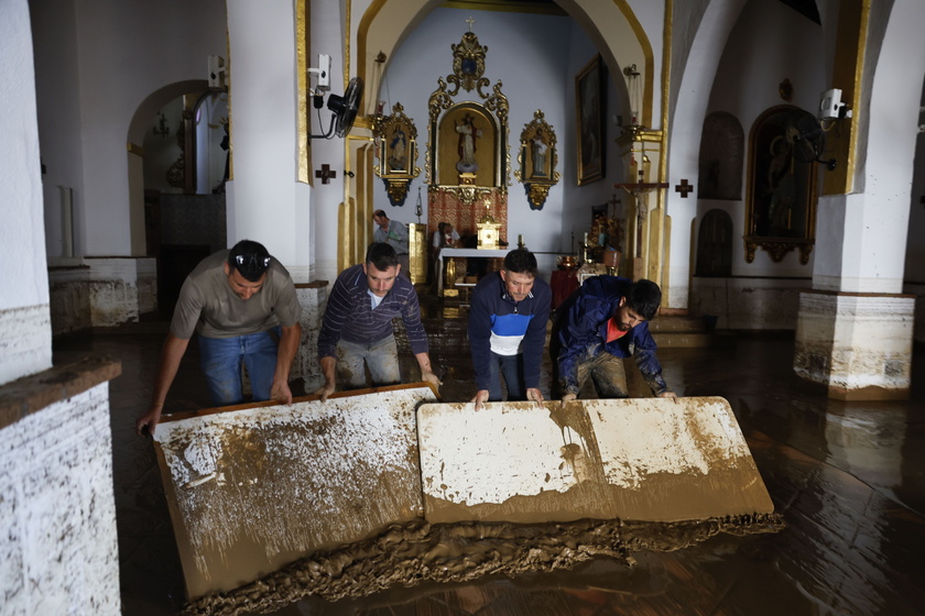 A high-altitude isolated depression brings rain to Malaga, Spain