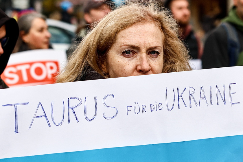 Anti-war demonstration in Berlin led by prominent Russian opposition figures