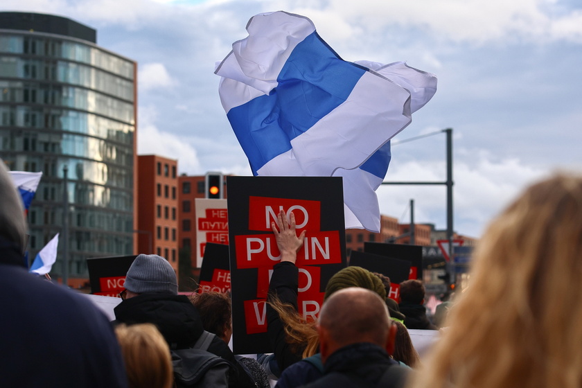 Anti-war demonstration in Berlin led by prominent Russian opposition figures