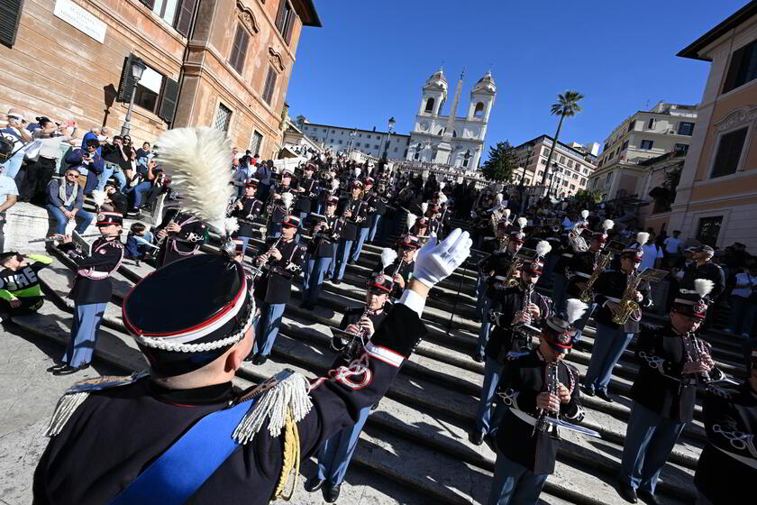 La Banda dell'Esercito in piazza di Spagna in vista del 4 Novembre