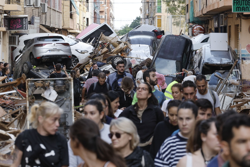 Aftermath of deadly floods in Spain as toll surpasses 200