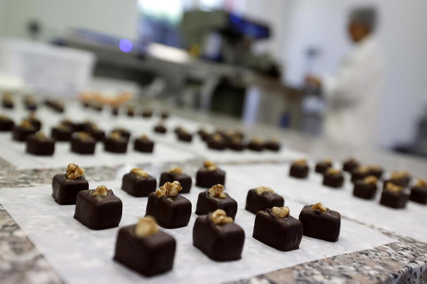 Christmas sweets production at the Abbey Notre Dame de la Paix