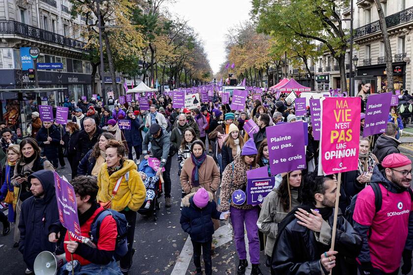 Le manifestazioni contro la violenza sulle donne nel mondo