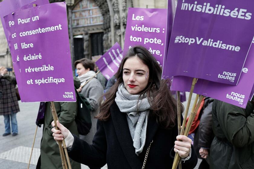 Le manifestazioni contro la violenza sulle donne nel mondo