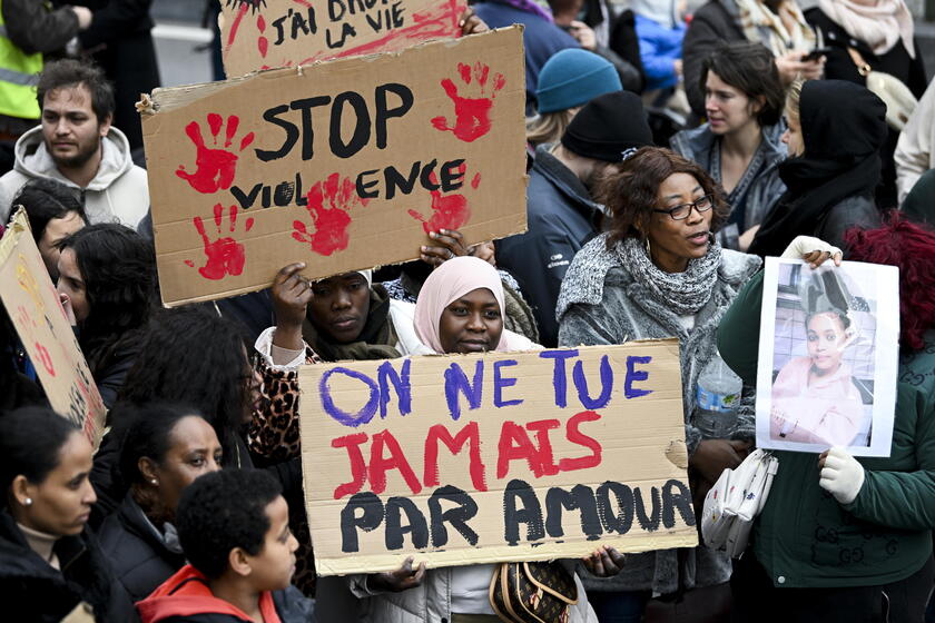 Le manifestazioni contro la violenza sulle donne nel mondo