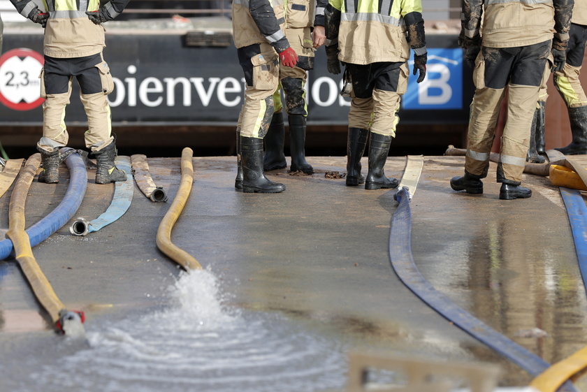 Aftermath of deadly floods in Spain as toll surpasses 200