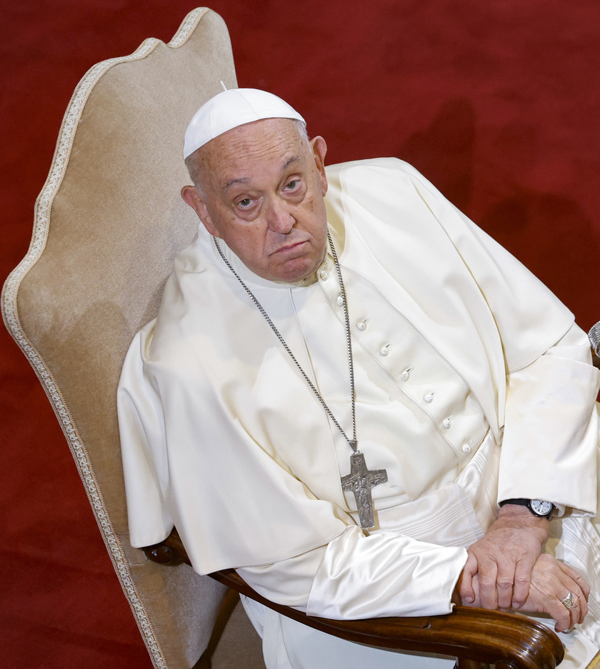 Il Papa, l'istruzione non sia un privilegio