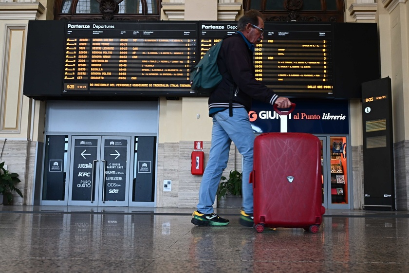 Sciopero nazionale del personale dei treni a Genova