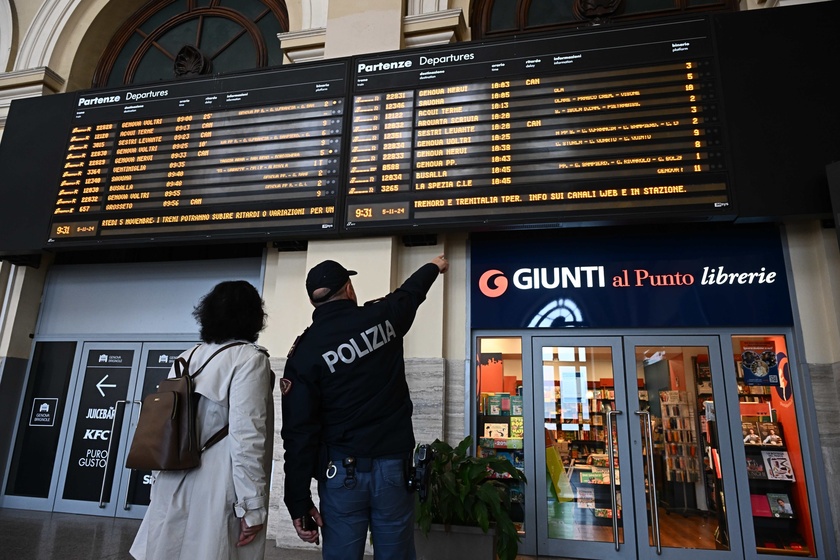 Sciopero nazionale del personale dei treni a Genova