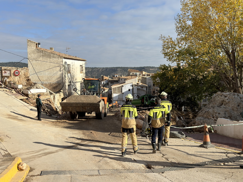 Search for missing people continues in the aftermath of deadly floods in Spain