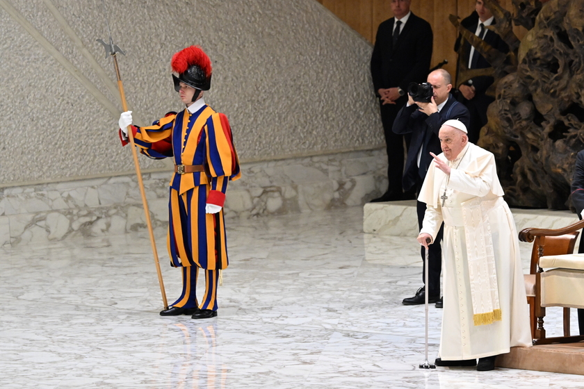 Il Papa, vicino agli abitanti di Mayotte colpiti dal ciclone