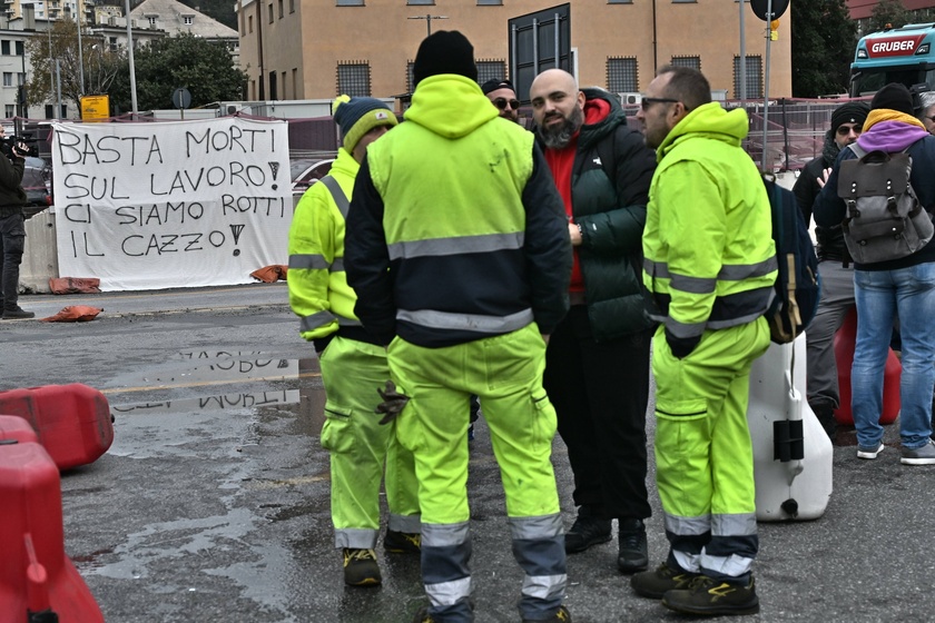 Operaio morto, sindacati in strada 'si investe troppo poco'