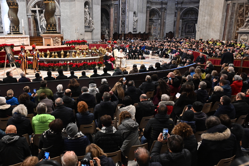 Il Papa, leggendo le notizie alcune ci fanno piangere