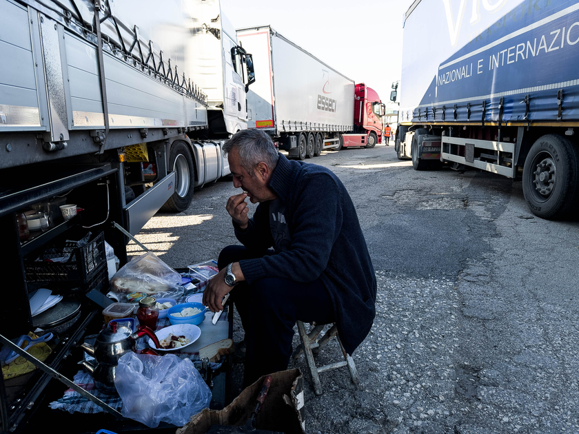 Stellantis: protesta lavoratori Trasnova a Pomigliano