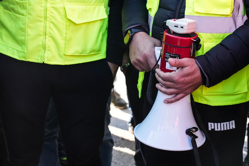 Stellantis: protesta lavoratori Trasnova a Pomigliano