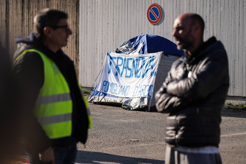 Stellantis: protesta lavoratori Trasnova a Pomigliano