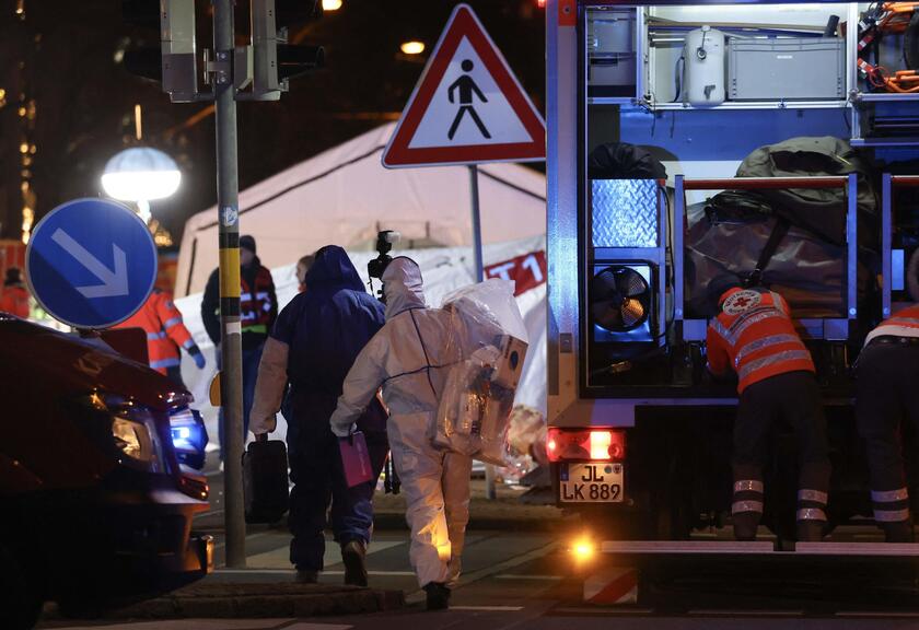 Attacco al mercatino di Natale, due morti in Germania