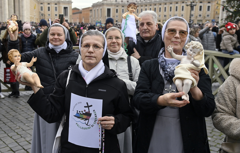 Il Papa, 'a Gaza bambini mitragliati, quanta crudeltà'