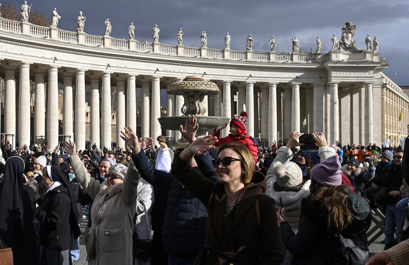 Il Papa, 'a Gaza bambini mitragliati, quanta crudeltà'