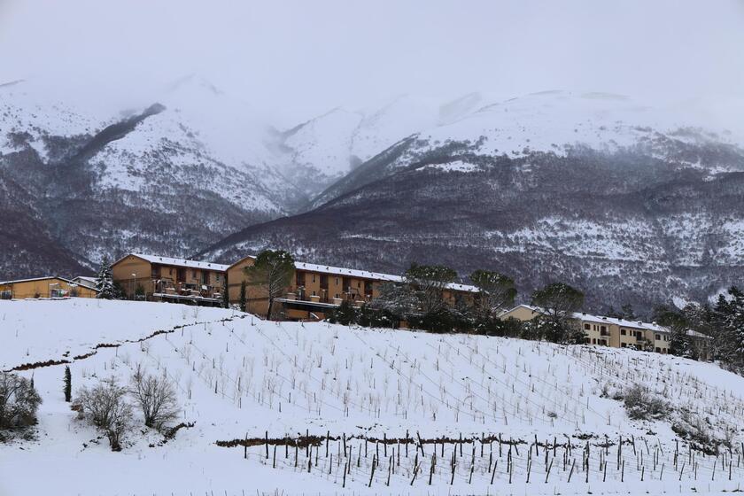 Intensa nevicata sull'Appennino, freddo intenso a Norcia