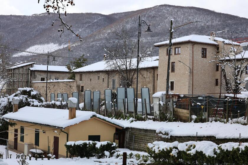 Intensa nevicata sull'Appennino, freddo intenso a Norcia