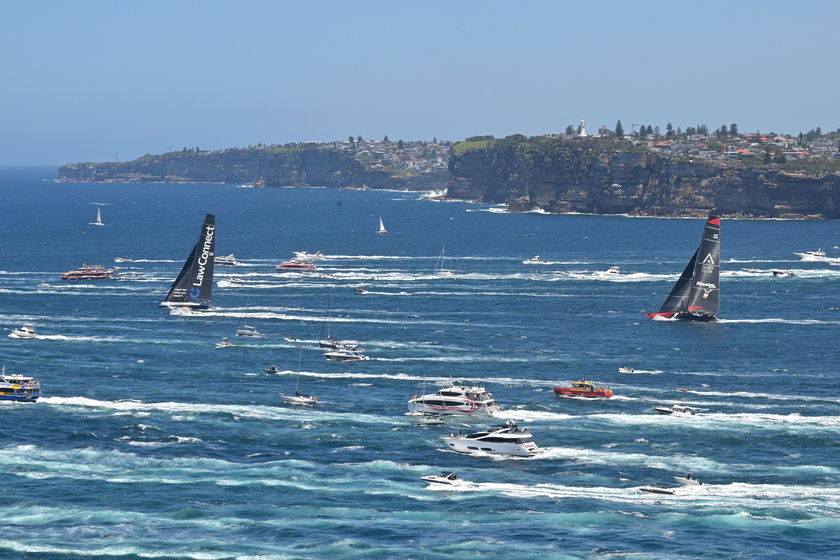 Venti forti e 2 morti, ma Sydney-Hobart prosegue