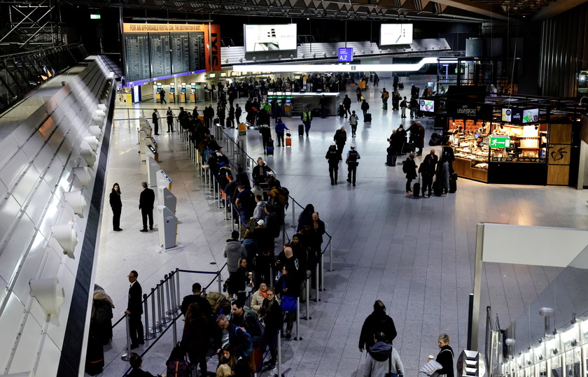 Aviation security staff strike at Frankfurt airport - RIPRODUZIONE RISERVATA