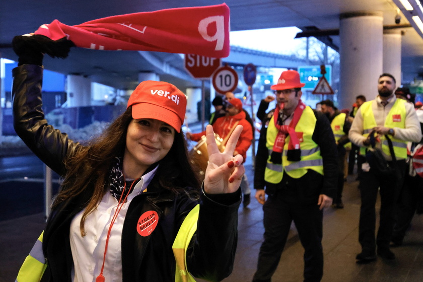 Aviation security staff strike at Frankfurt airport - RIPRODUZIONE RISERVATA