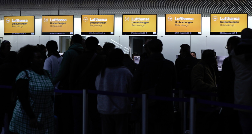 Aviation security staff strike at Frankfurt airport - RIPRODUZIONE RISERVATA