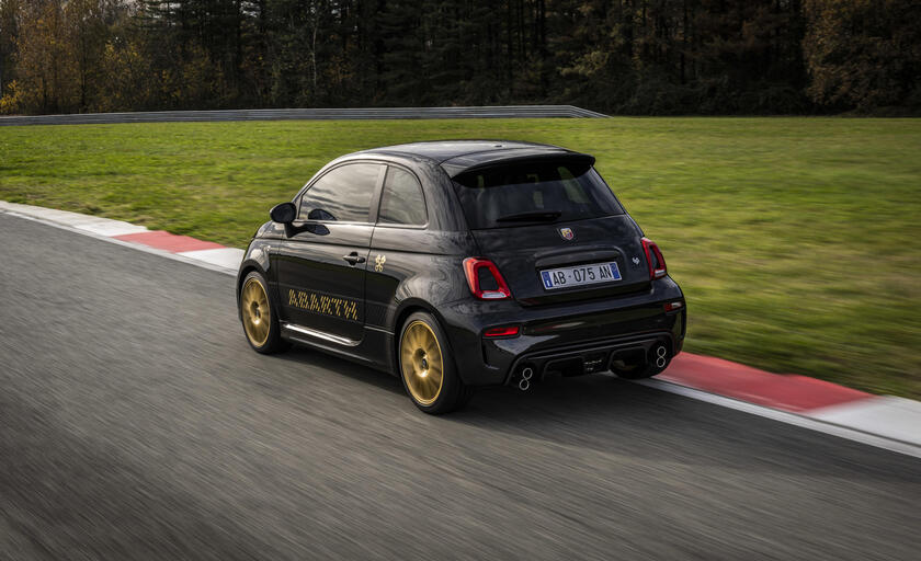 Nuova Abarth 695 75° Anniversario - RIPRODUZIONE RISERVATA