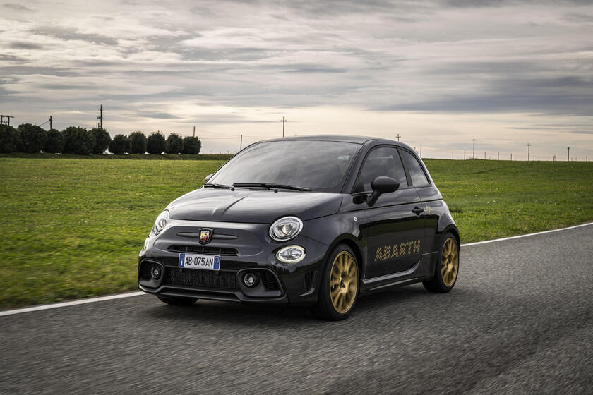 Nuova Abarth 695 75° Anniversario - RIPRODUZIONE RISERVATA