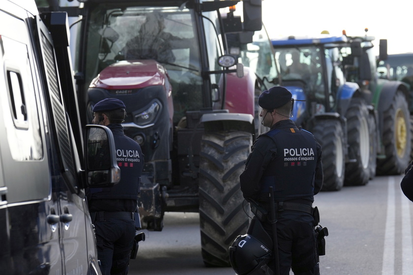 Farmers continue to protest in Spain - RIPRODUZIONE RISERVATA