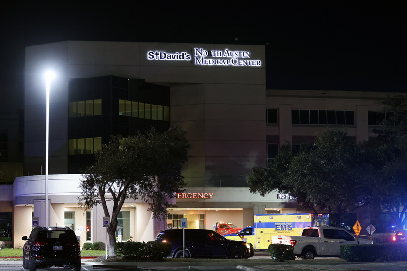 One person dead after car crashes in to emergency room at medical center in Austin - RIPRODUZIONE RISERVATA