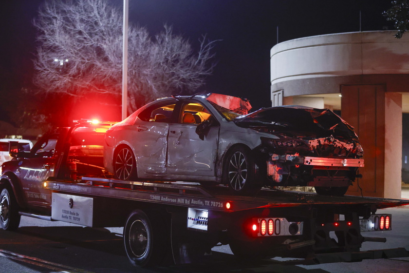 One person dead after car crashes in to emergency room at medical center in Austin - RIPRODUZIONE RISERVATA