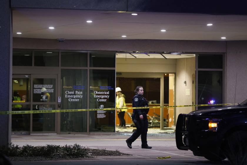 One person dead after car crashes in to emergency room at medical center in Austin - RIPRODUZIONE RISERVATA